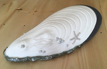Load image into Gallery viewer, Mussel Shell Bakers (four sizes)