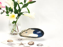 Load image into Gallery viewer, Mussel Shell Bakers (four sizes)