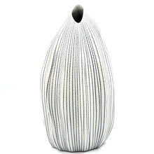 Load image into Gallery viewer, Blue &amp; White Dots Seda Vase
