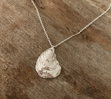 Load image into Gallery viewer, MYJ Oyster Shell Pendant