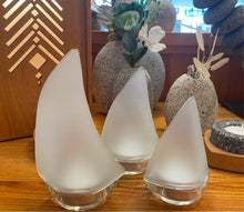 Load image into Gallery viewer, Regatta Sailboat Frosted Tealight Set