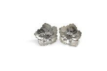 Load image into Gallery viewer, Flux Floral Earrings